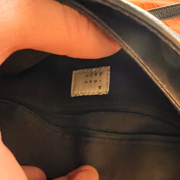 A new day black faux leather Crossbody with gold hardware - Picture 10 of 10